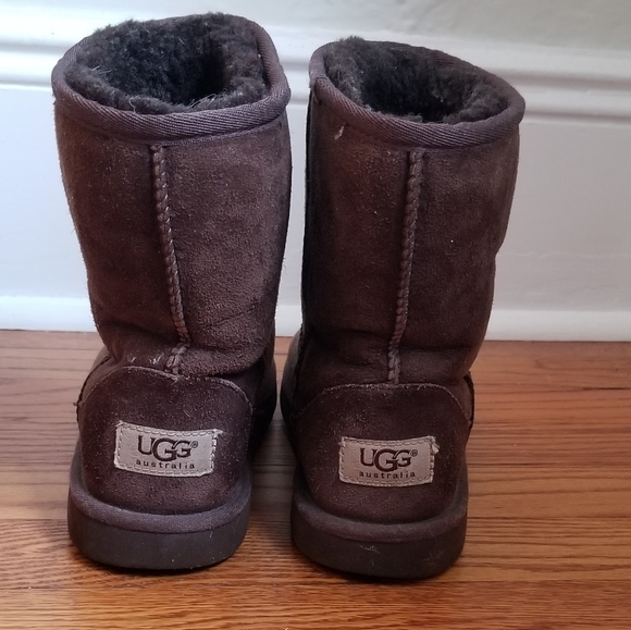 Classic UGG Boots- Chocolate/Dark Brown - Picture 2 of 5